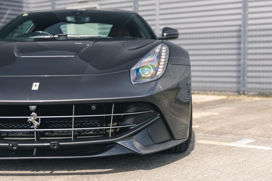 Детали экстерьера Ferrari F12berlinetta 2014 года  (UK) (фото 131 из 276)